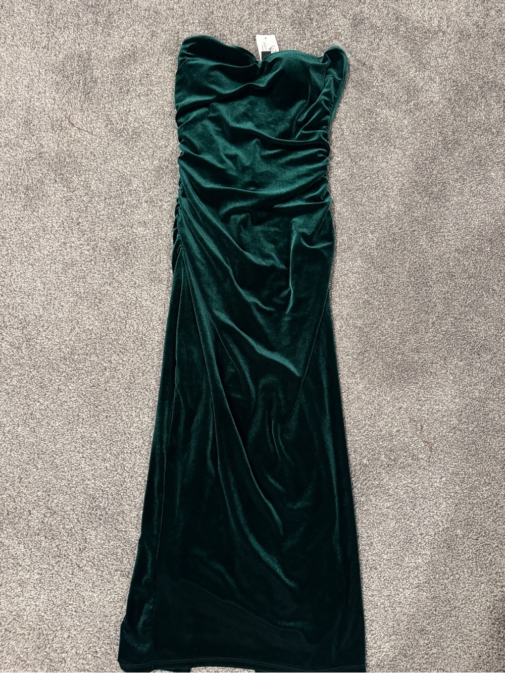 Windsor Strapless Velvet Evening Gown in Deep Green Womens Size M